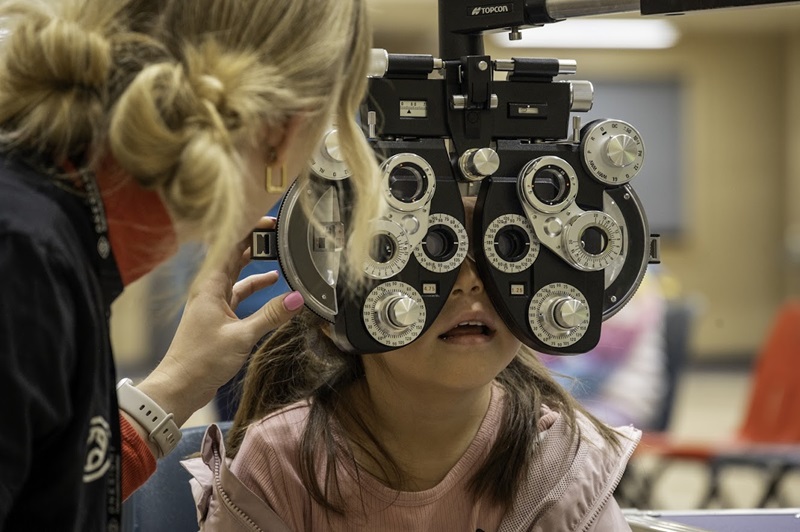 25.04.30_CANADA_Maskwacis_school screening_DSC_6947